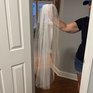 Elegant White Bridal Veil